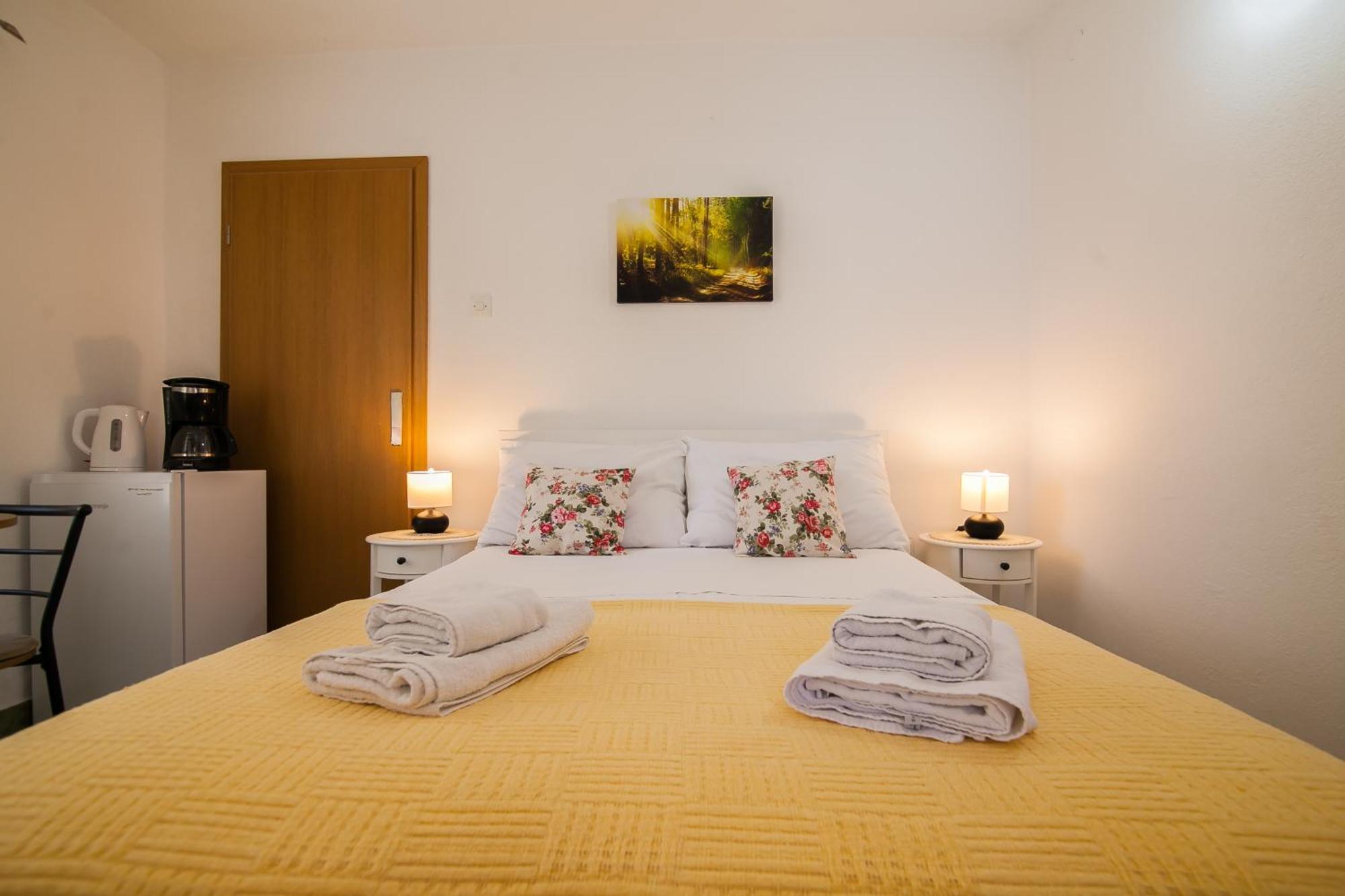Old Town Accommodation 波尔 外观 照片